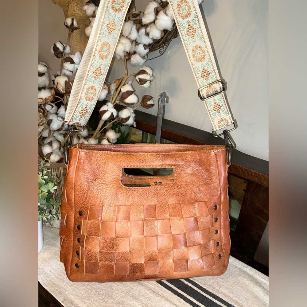 NWOT Bed Stu Orchid Leather Satchel Handbag Crossbody Bag Tan Rustic MSRP $280 - Picture 3 of 14